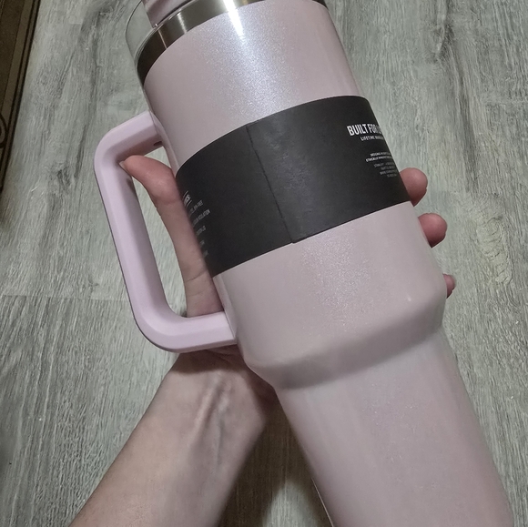 Brand new 40oz Stanley in parfait pearlescent pink shimmer - Picture 2 of 4